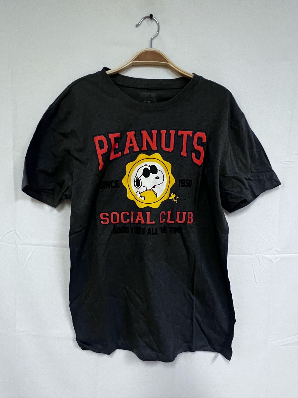 NEW Peanuts graphic Tshirt multiple sizes